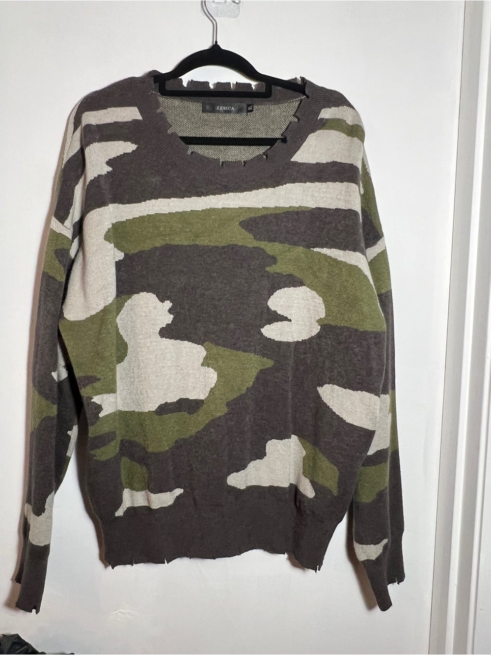 Zesica Camo Sweater